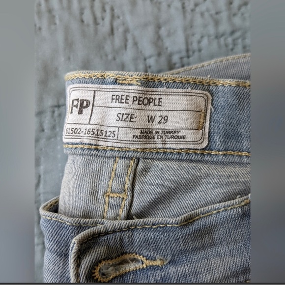 Free People Great Heights Frayed Hem Light Wash Midrise Jeans - Picture 4 of 4